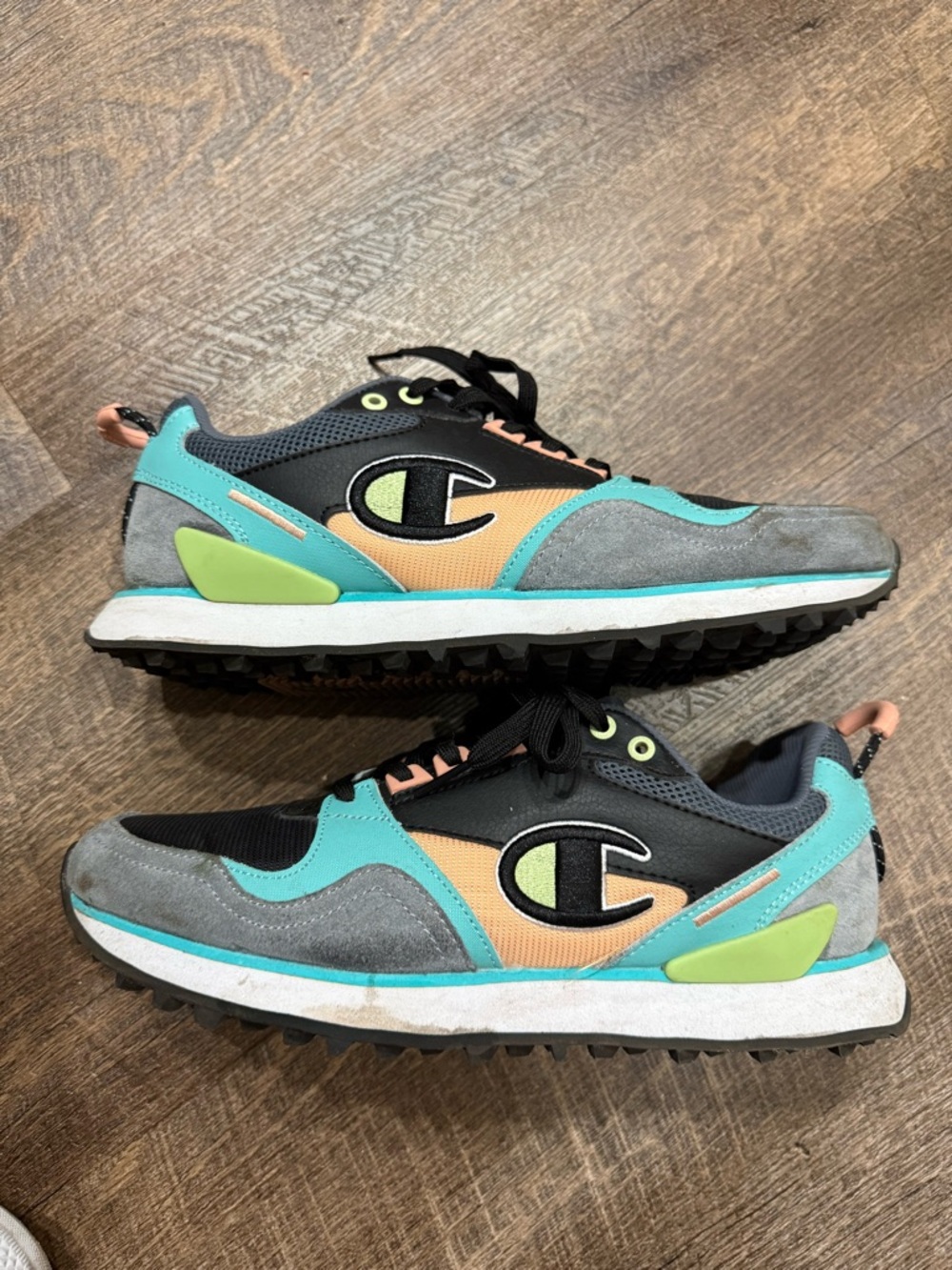 Champion Women's 10 Turquoise & Peach Retro Runner Sneakers